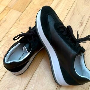 JOHNSTON & MURPHY TRUFOAM TENNIS SHOES